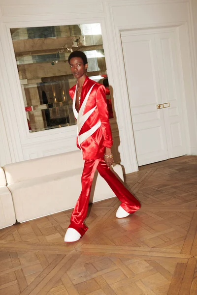 Look 17